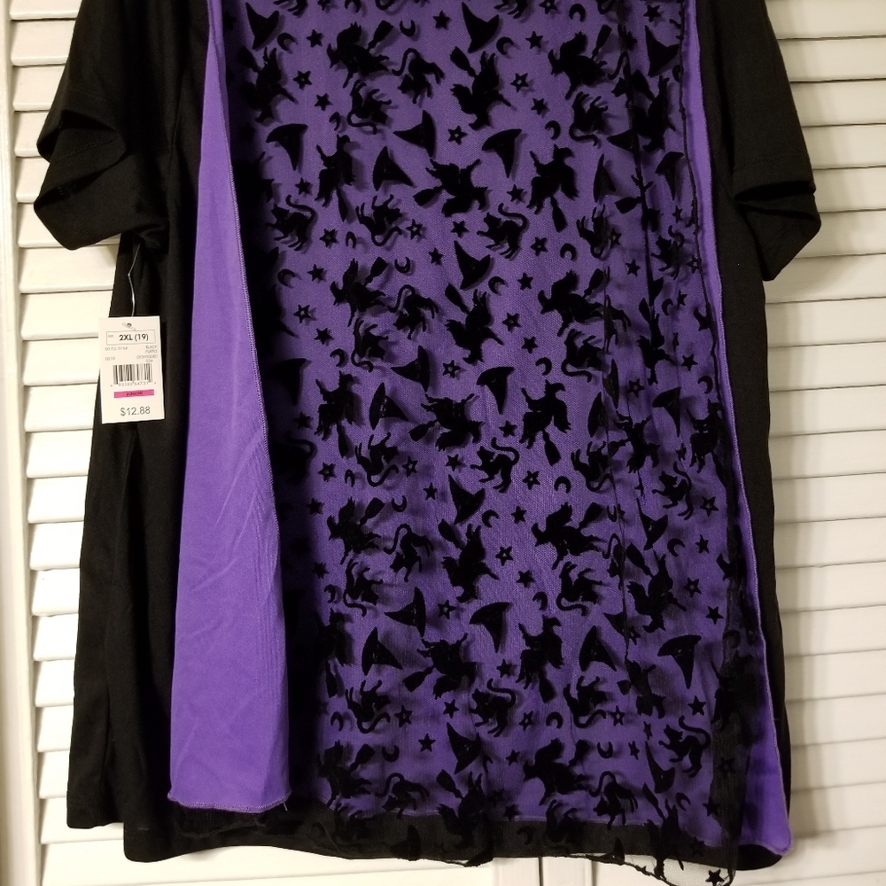 Made Right tshirt 2 detachable capes Put A Spell - Picture 4 of 6